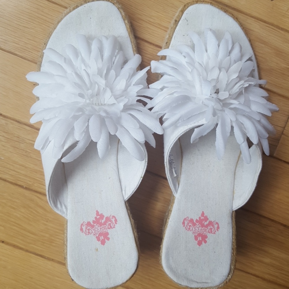 White Wedge